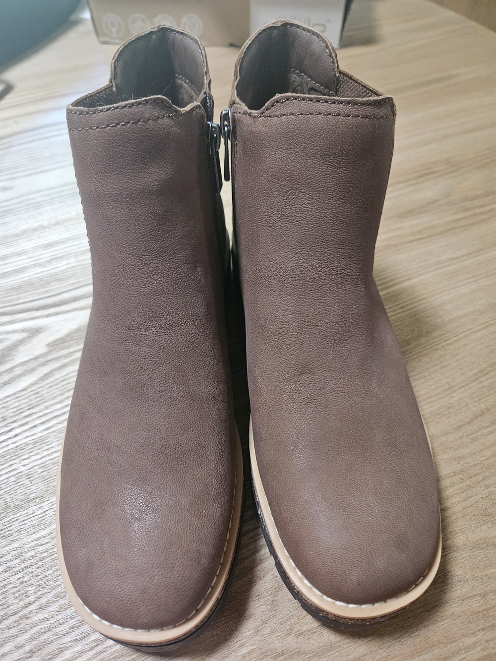 Earth Women's Brown Ankle Boots - Classic Zip Chelsea Style